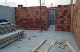 De vanzare casa cuplata, 180 mp utili, teren 250 mp, front stradal 30 ml, zona Bulevardul Muncii