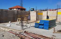 De vanzare casa cuplata, 180 mp utili, teren 250 mp, front stradal 30 ml, zona Bulevardul Muncii