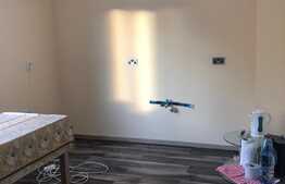 Casa de vanzare, 5 camere, 360 mp, teren 700 mp, Zona Gilau ! 