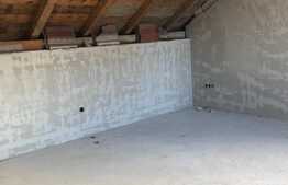 Casa de vanzare, 5 camere, 360 mp, teren 700 mp, Zona Gilau ! 