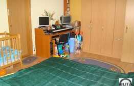 2 camere in imobil tip vila din Andrei Muresanu!