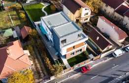 Casa cuplata 228 mp utili, teren 220 mp, garaj, Someseni