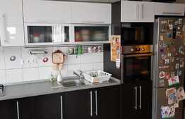 Apartament 3 camere, 64 mp, zona Terra, Floresti!