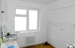 2 camere de vanzare, zona Piata Hermes