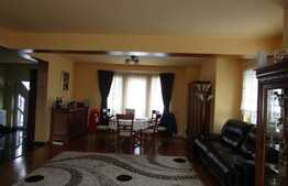 De vanzare casa cuplata 200 mp, garaj, teren 373 mp, finisata si mobilata,la cheie, zona strazii Campului