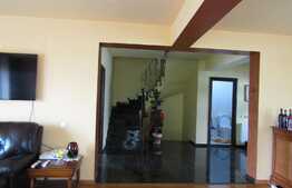 De vanzare casa cuplata 200 mp, garaj, teren 373 mp, finisata si mobilata,la cheie, zona strazii Campului