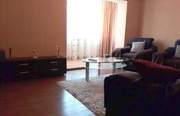 3 camere, decomandat, 75 mp, mobilat modern, A.C., garaj, zona strazii Rapsodiei