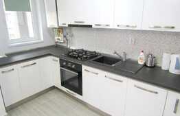 Apartament 3 camere, modern, 75 mp, parcare, zona strazii Stejarului