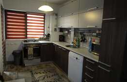 Apartament 3 camere, 61 mp, loc de parcare cu CF! Zona Sub Cetate!