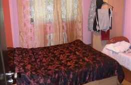 2 cam in zona linistita din Floresti!