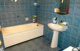 Apartament decomandat in Floresti!