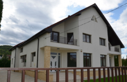 Casa de 500 mp utili cu 1100 mp de teren!