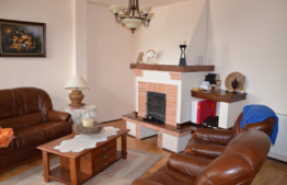 Casa de 500 mp utili cu 1100 mp de teren!