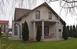 Casa de inchiriat in cartier rezidential din Floresti! 