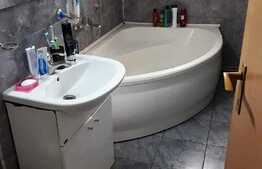 Apartament 3 camere, decomandat, 74 mp, garaj, zona strazii Calea Floresti