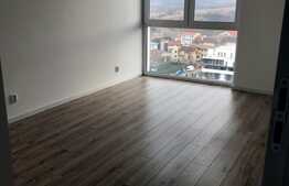 Apartament 3 camere, 82 mp, terasa 20 mp, totul nou, zona Grand Hotel Italia