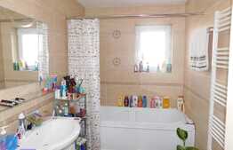 Doua case de nedespartit