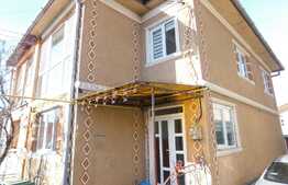 Doua case de nedespartit