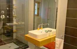 Casa individuala de lux, 200 mp, teren 360 mp, zona linistita de case!