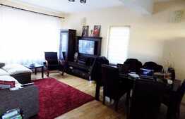 Vrei un duplex cu o curte generoasa, situat intr-o zona linistita?