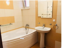 Apartament 4 camere, 132 mp, la etaj intermediar, zona Hasdeu