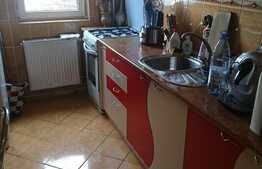Apartament 3 camere, etaj intermediar, parcare, zona BIG Center