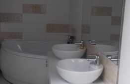 Casa insiruita, curte comuna, 140 mp utili, 300 mp teren, zona centrala!