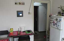 De vanzare apartament 3 camere, 40 mp, zona Piata Hermes