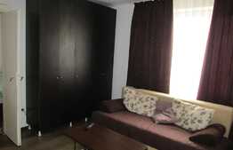 De vanzare apartament 3 camere, 40 mp, zona Piata Hermes