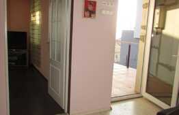 Apartament in casa, 72 mp, terasa, gradina 400mp, spatiu depozitare 120mp, zona strazii Doinei