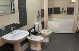 Apartament 5 camere,145 mp, finisat, parcare, zona Hasdeu