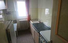 Apartament 3 camere, etaj intermediar, zona strazii Parang