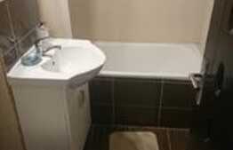 Apartament 3 camere, etaj intermediar, zona strazii Parang