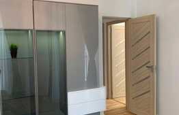  Apartament de vanzare, 3 camere , 69 mp , LUX , Zona Vivo ! 