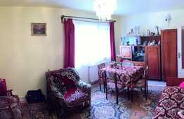Apartament de vanzare, 2 camere decomandate 54 mp, etaj intermediar, zona Kaufland!