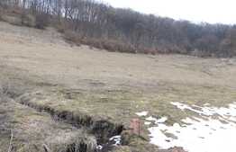 Teren intravilan in apropiere de Manastirea Tauti