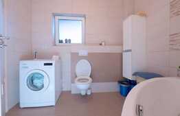 Apartament de vanzare, 3 camere, 70 mp, parcare! Zona Vivo!