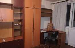 Garsoniera, 28 mp, decomandata, zona strazii Parang