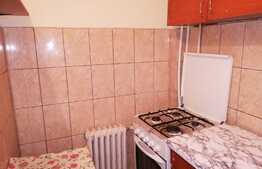 Garsoniera, 28 mp, decomandata, zona strazii Parang