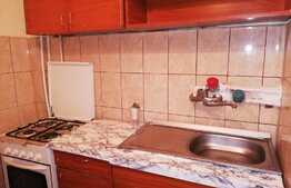 Garsoniera, 28 mp, decomandata, zona strazii Parang