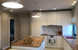 Apartament de lux 3 camere, 70 mp, garaj, zona Oncos