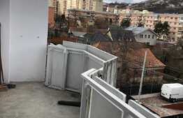 Apartament 3 camere, decomandat, 85 mp, garaj, boxa, zona Parcul Babes