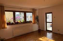 Apartament 3 camere, decomandat, 85 mp, garaj, boxa, zona Parcul Babes