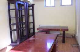 Hala cu teren in Izvorul Crisului. 