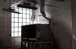 Hala cu teren in Izvorul Crisului. 