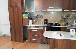 Apartament 4 camere, 75 mp, cu scara interioara, parcare, zona Ultracentrala!