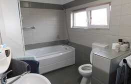 Vrei casa cu o curte generoasa?