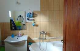 Ansamblu 2 case individuale, 81 mp+40 mp in aceeasi curte de 1294 mp, zona Ciurila