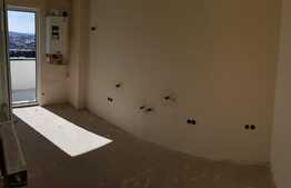 Daca nu vrei sa fii deranjat de persoanele care locuiesc deasupra ta atunci ai gasit apartamentul mult cautat... 