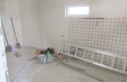 Duplex semifinisat, 110 mp+garaj, curte de 100 mp, zona strazii Ioan Rus!